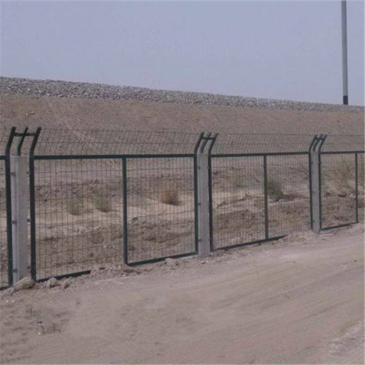 鐵路防護柵欄案例展示圖片3 鐵路防護柵欄案例展示圖片3