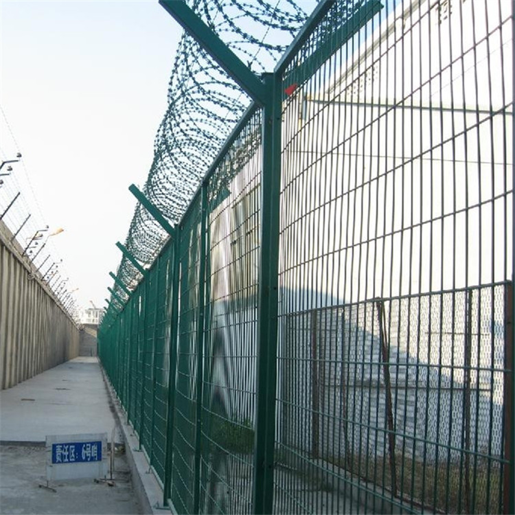 監(jiān)獄鋼網(wǎng)墻案例展示圖片4 監(jiān)獄鋼網(wǎng)墻案例展示圖片4
