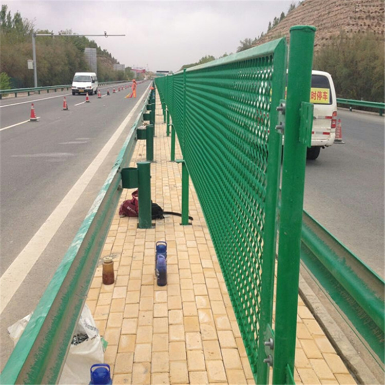 公路防眩網案例展示圖片2 公路防眩網案例展示圖片2